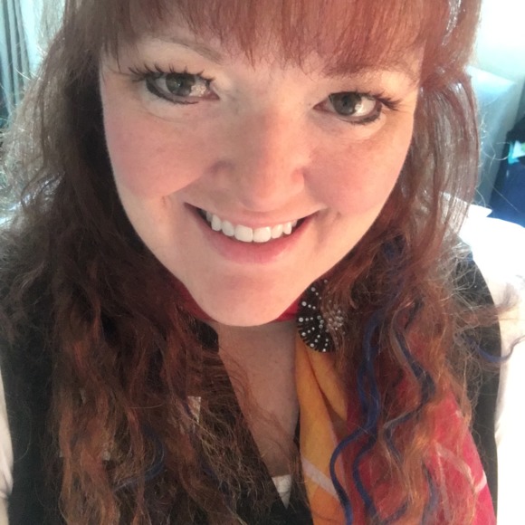 Meet your Posher, Holly - Picture 1 of 1